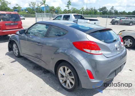 2017 Hyundai Veloster z USA, uszkodzony, nr VIN KMHTC6AD7HU321705